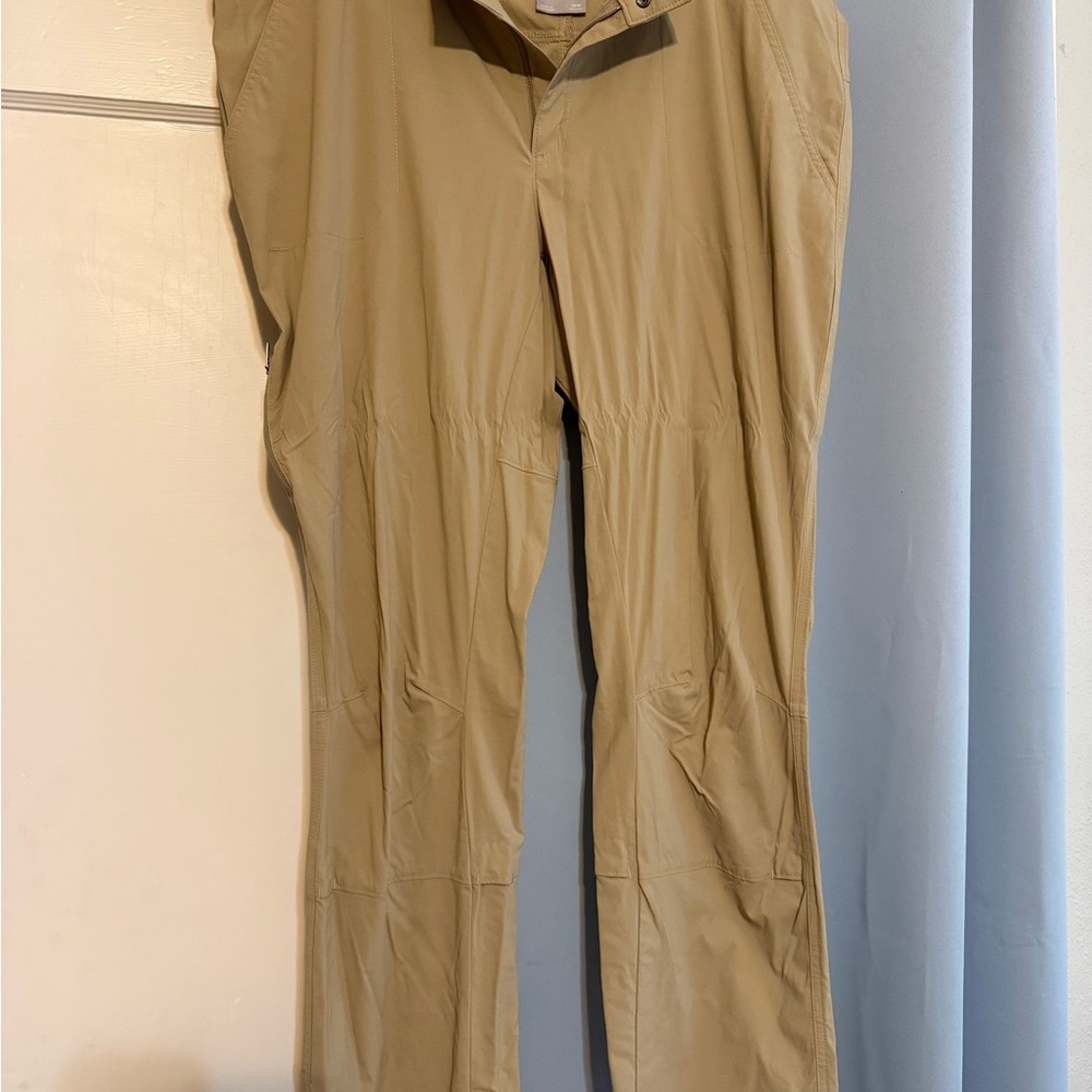 Columbia Women’s Khaki Chinos